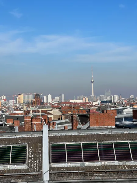 Atemberaubende Loft-Wohnung im beliebten Bergmann-Kiez — photo 1